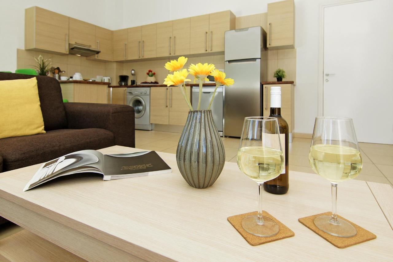 Calypso - Coralli Beachfront Apartment Protaras Extérieur photo