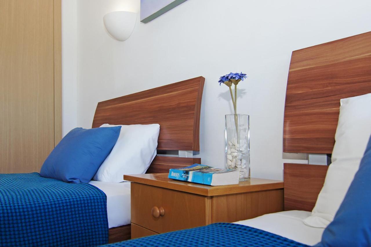 Calypso - Coralli Beachfront Apartment Protaras Extérieur photo