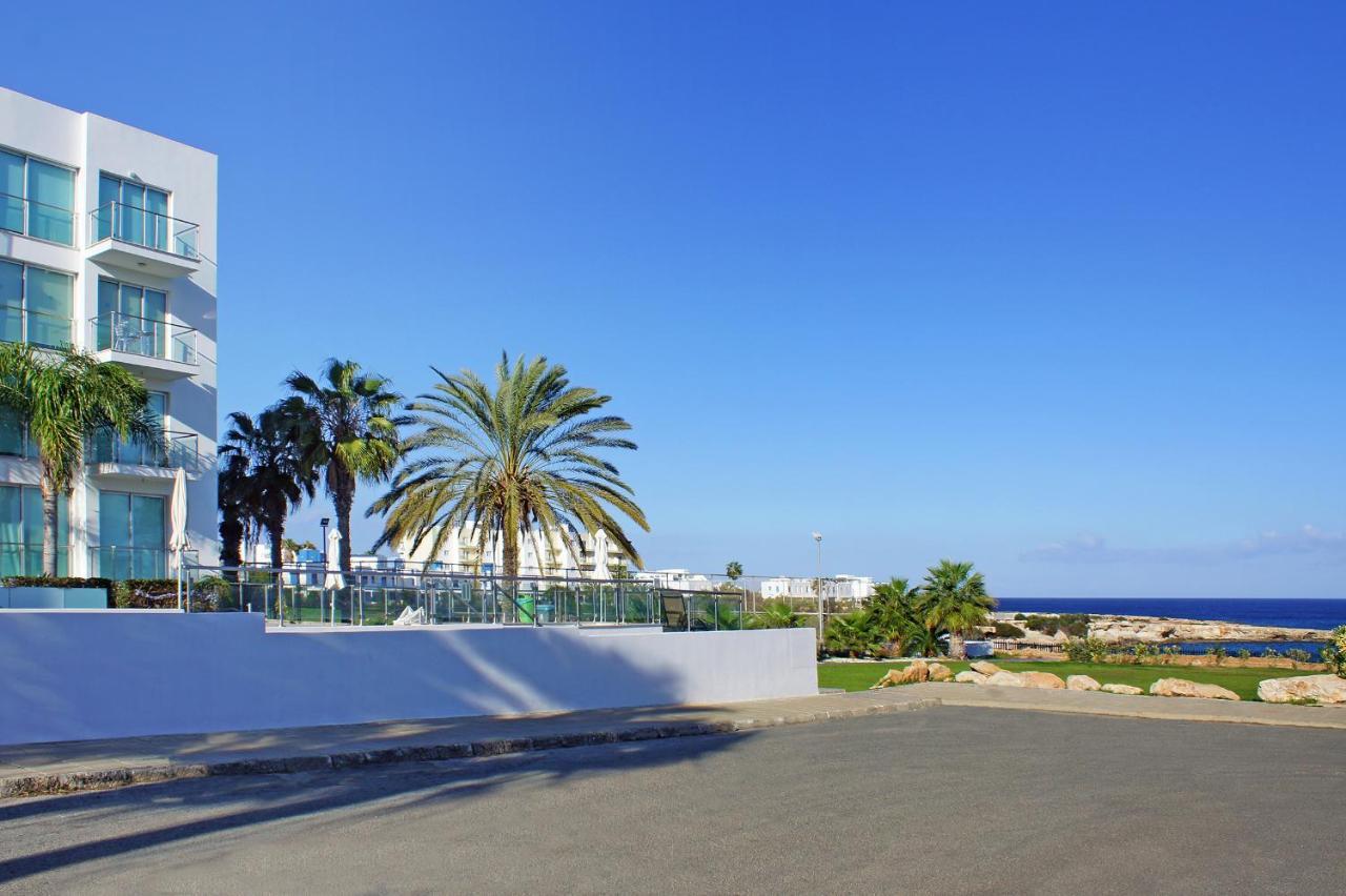 Calypso - Coralli Beachfront Apartment Protaras Extérieur photo