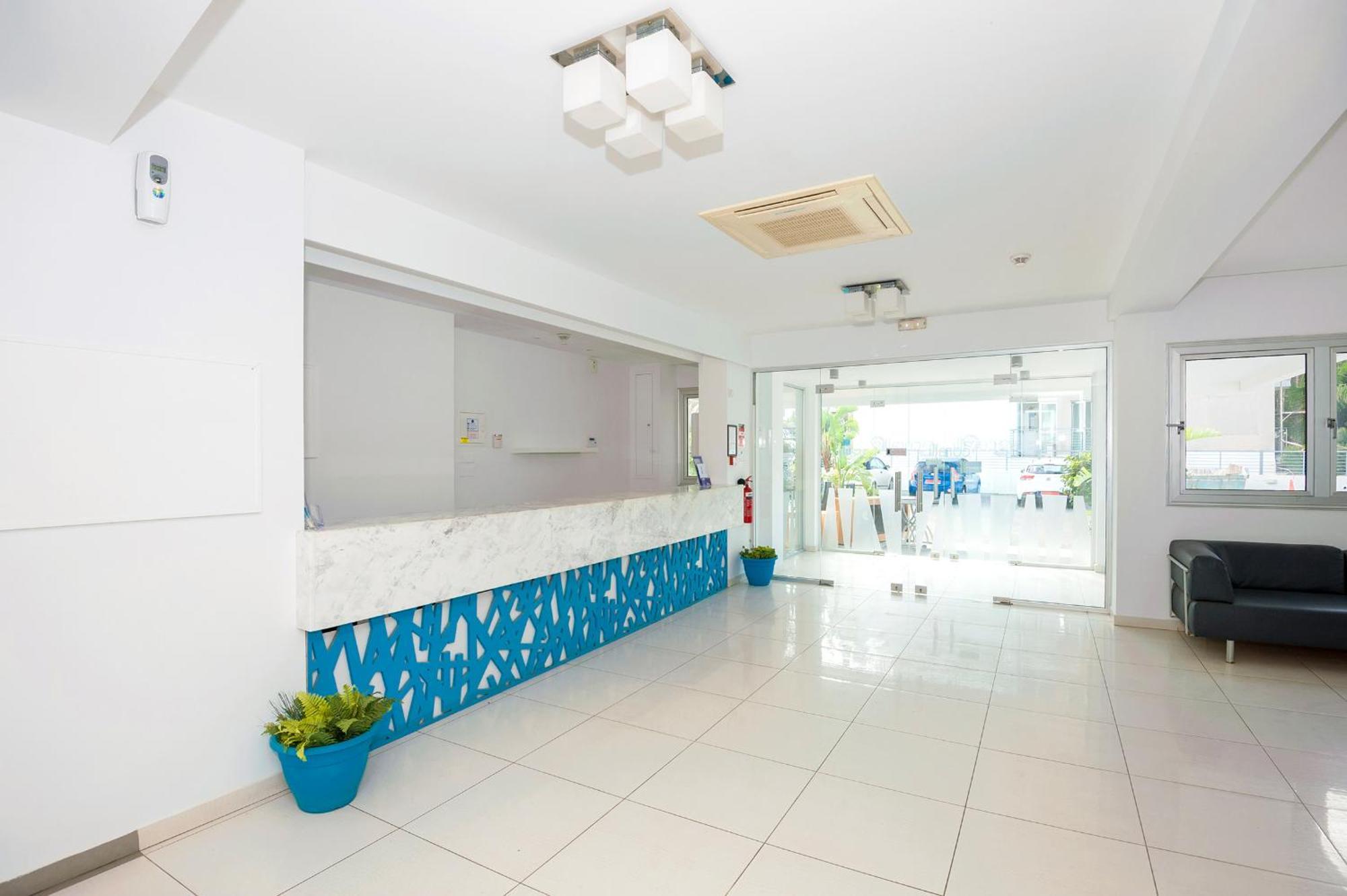 Calypso - Coralli Beachfront Apartment Protaras Extérieur photo